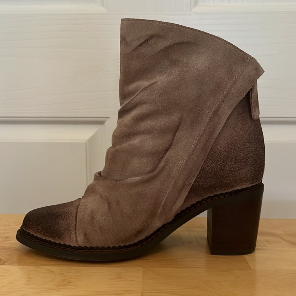 Sbicca Millie Suede Booties Beige Size 10
